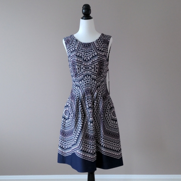 NWT Vince Camuto Dress - Picture 1 of 8
